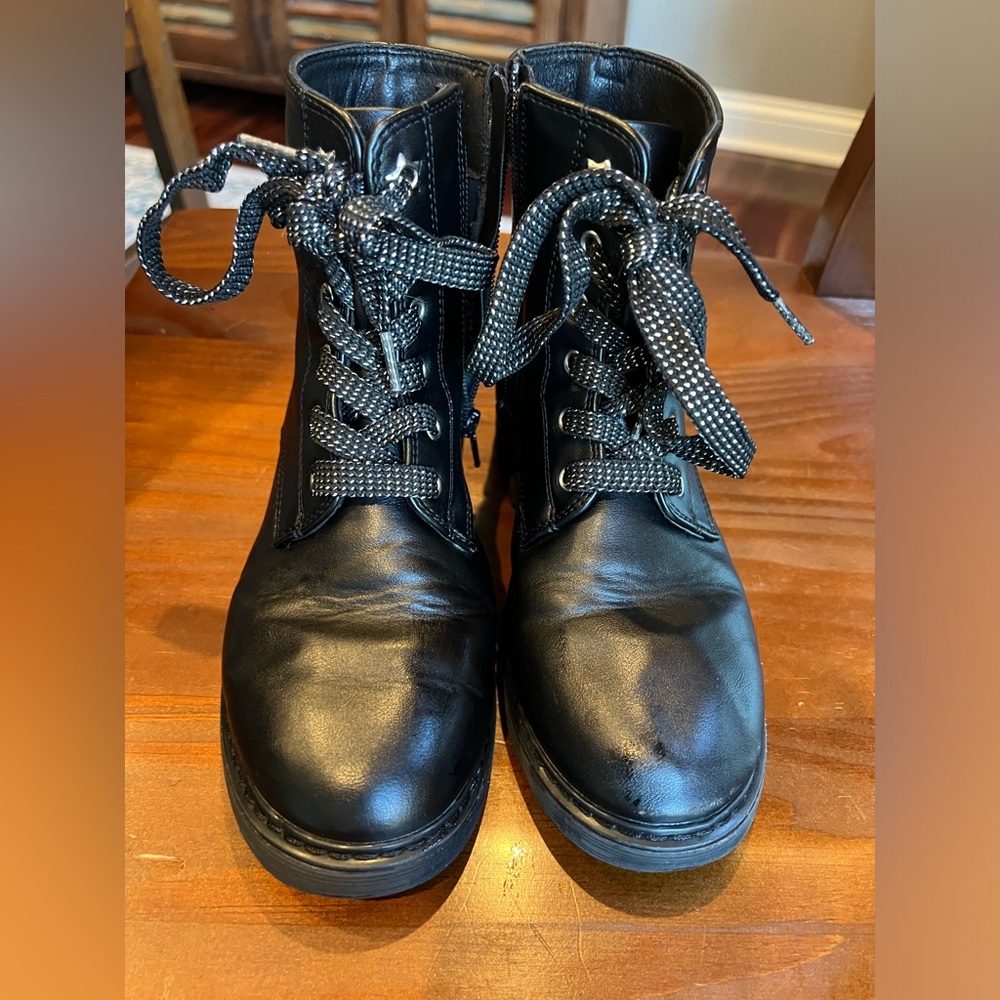 SO combat boot size 3